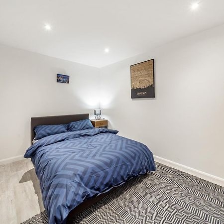Two Bed Home In The Heart Of Egham Kültér fotó