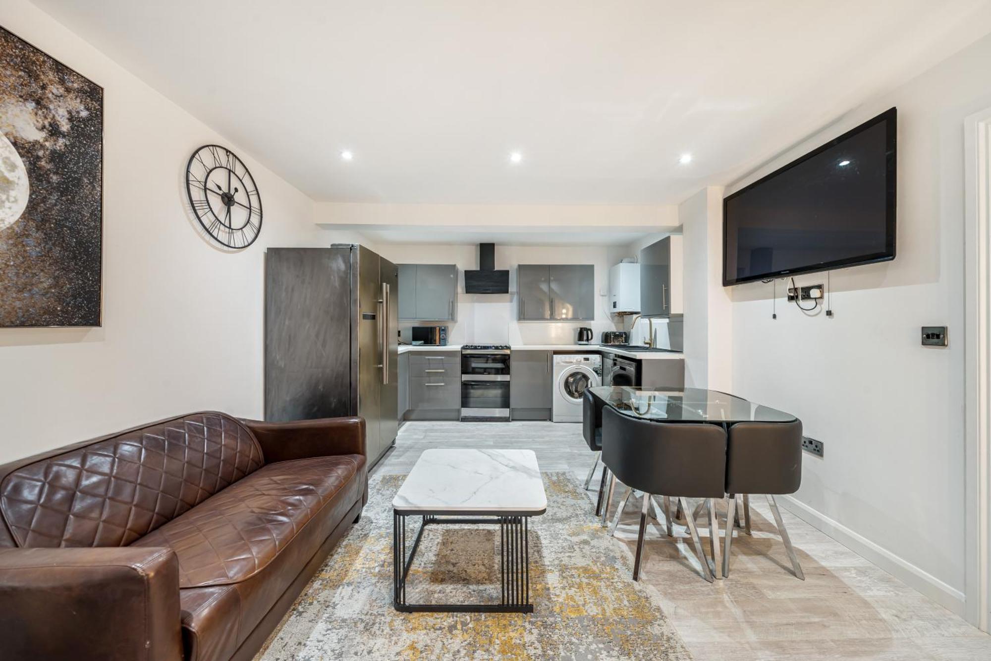 Two Bed Home In The Heart Of Egham Kültér fotó