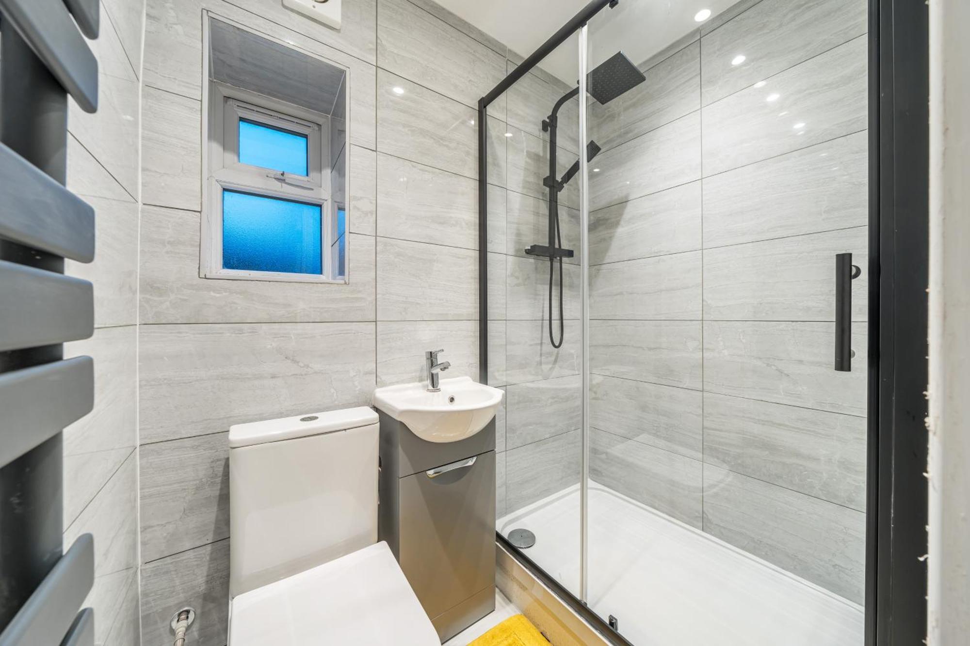 Two Bed Home In The Heart Of Egham Kültér fotó